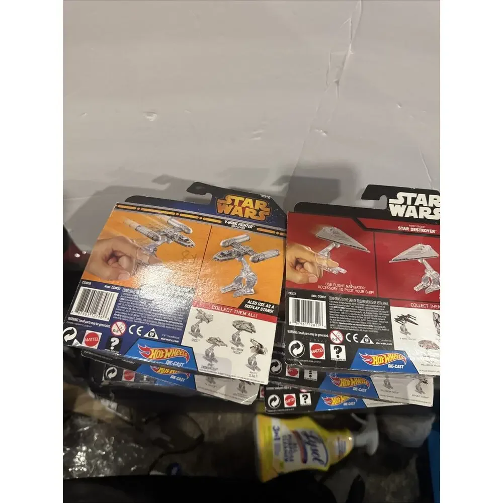 Lot of 8 Hot Wheels Star Wars Die-Cast Vehicles New in Package